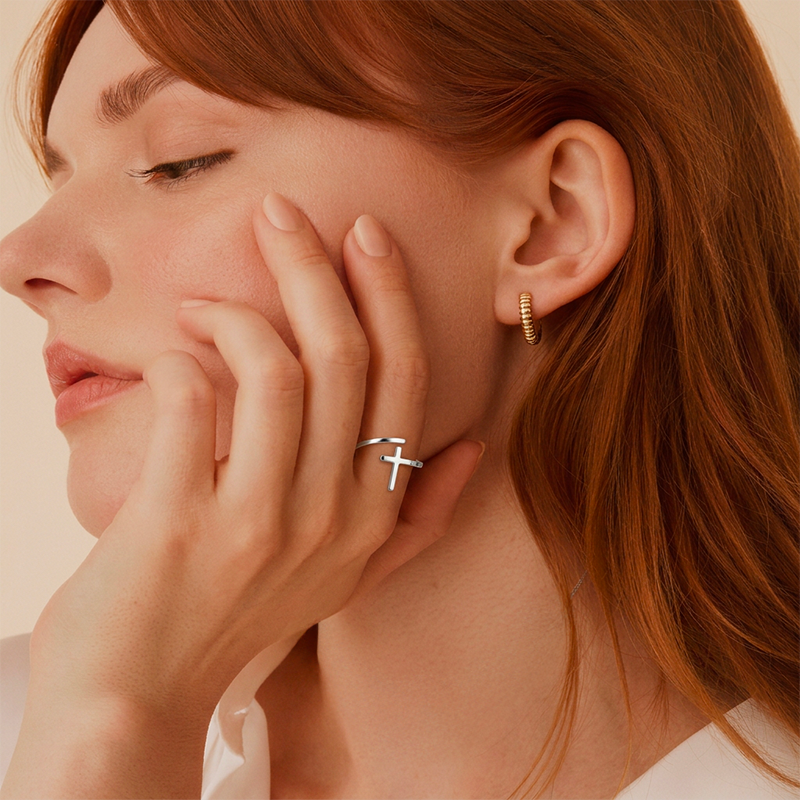 Bague croix femme acier