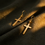 Boucles d'oreilles croix dorée