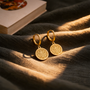 Boucles médaille saint Benoît dorée