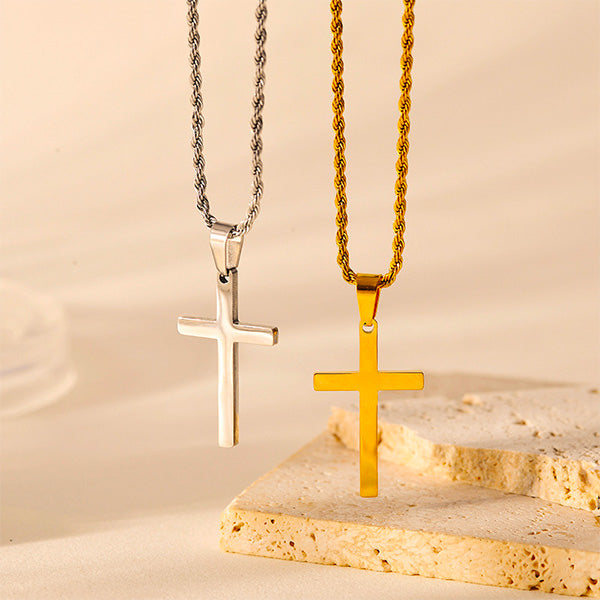 Collier croix fine pour homme