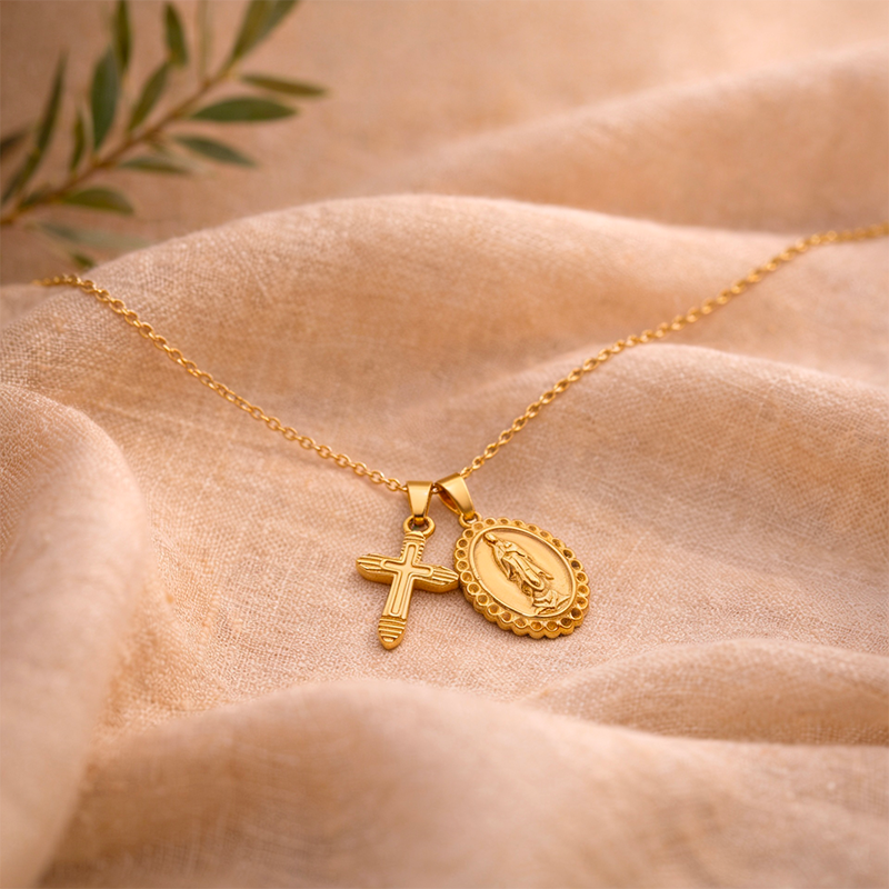 Collier Vierge Marie et croix dorée