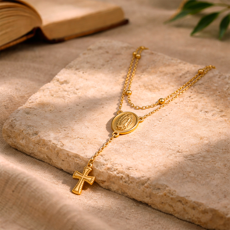 Collier chapelet croix dorée
