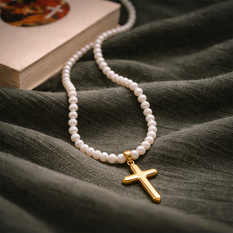 Collier croix perles dorée