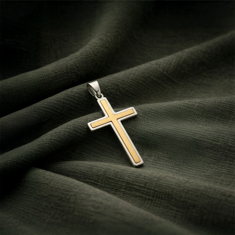 Pendentif croix bicolore 