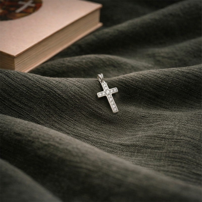 Pendentif croix femme strass - Virtus